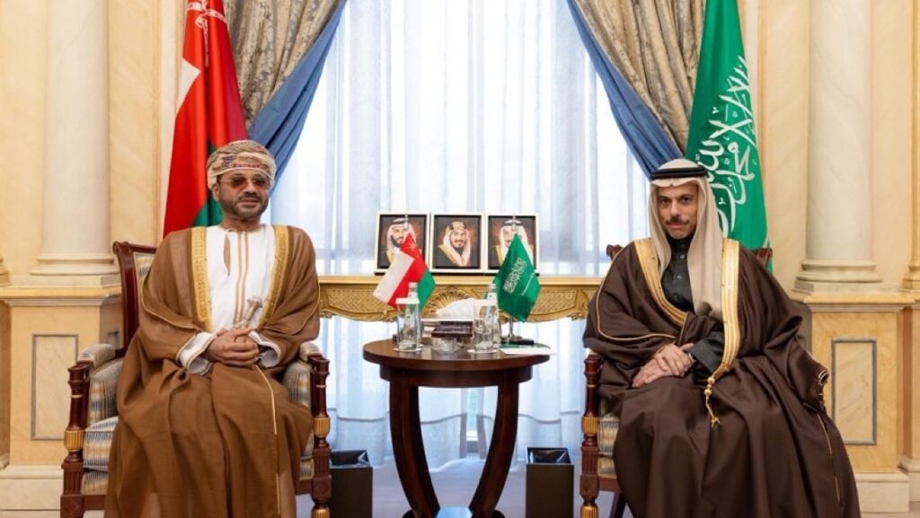 السعودية وعُمان تبحثان تطورات المنطقة وتكثفان التنسيق السياسي